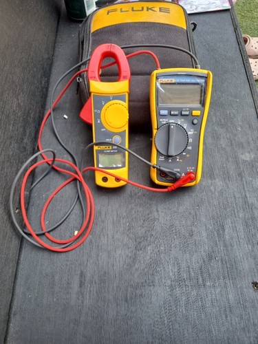 Fluke 117 multimeter with - 117,